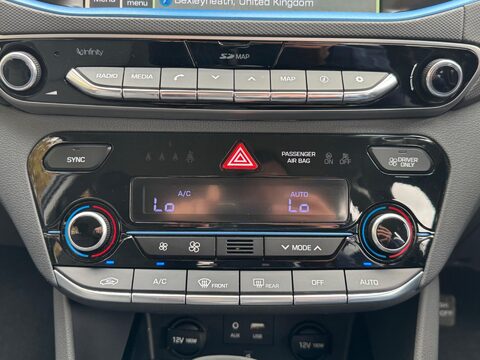 Hyundai IONIQ PREMIUM SE MHEV 29