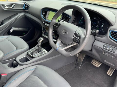 Hyundai IONIQ PREMIUM SE MHEV 21