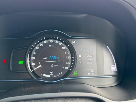 Hyundai IONIQ PREMIUM SE MHEV 23