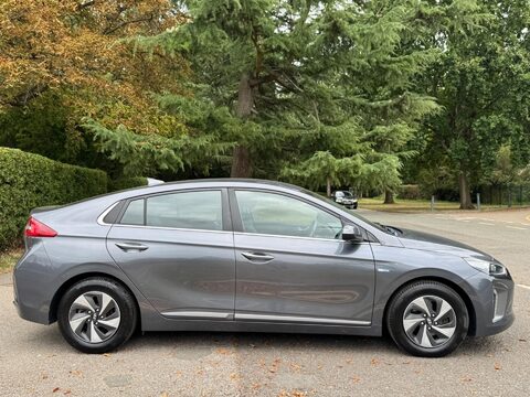 Hyundai IONIQ PREMIUM SE MHEV 8