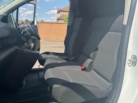 Peugeot Partner BLUEHDI PROFESSIONAL L1 13